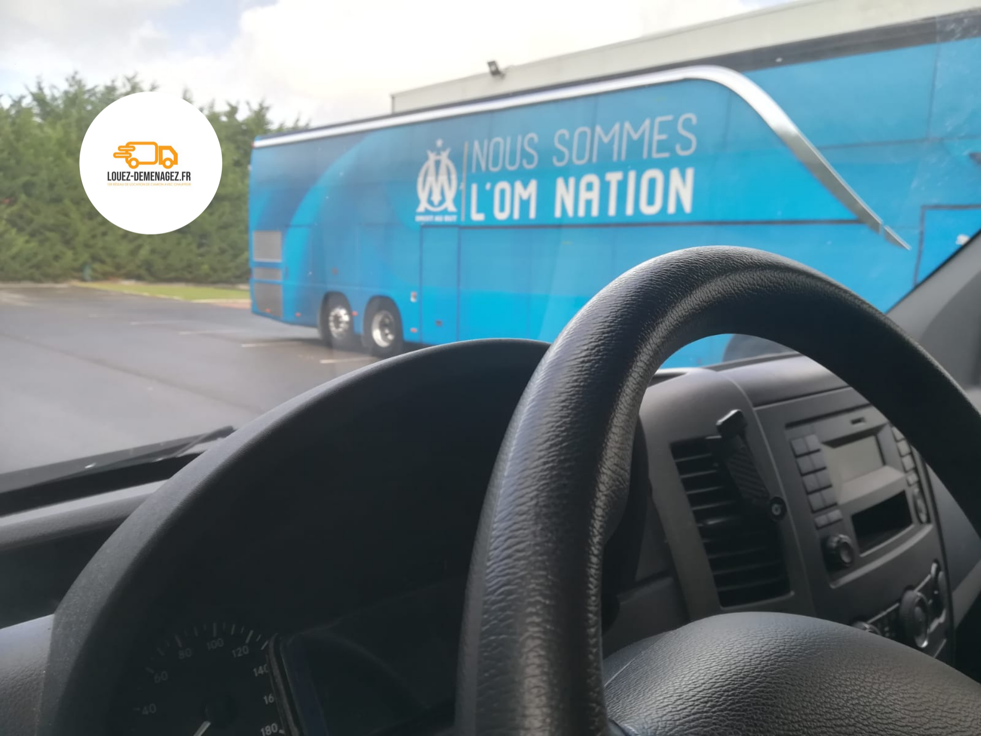 camion utilitaire pour olympique de marseille